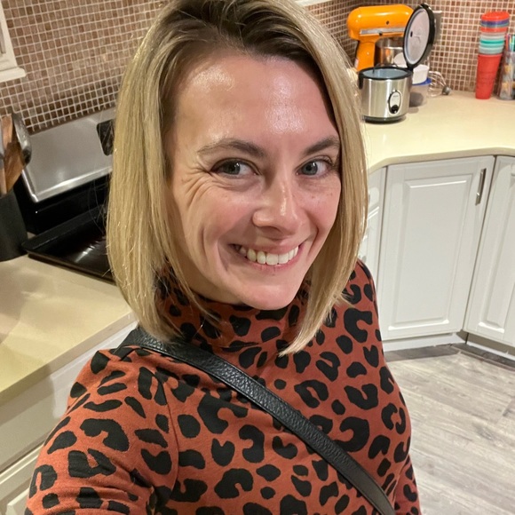 Meet your Posher, Tracy - Picture 2 of 2